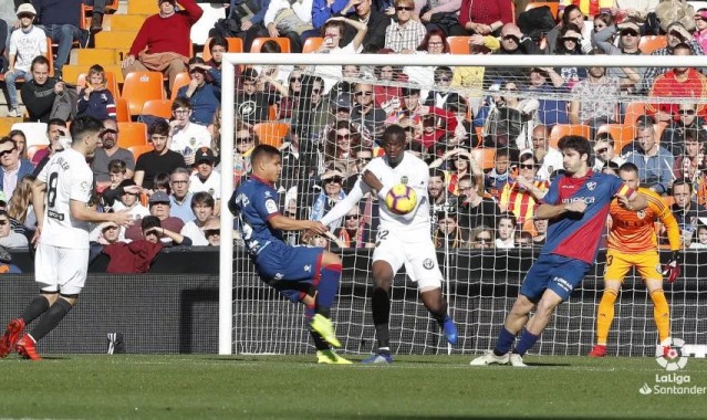  热那亚凭借反击战术战胜博洛尼亚全取三分