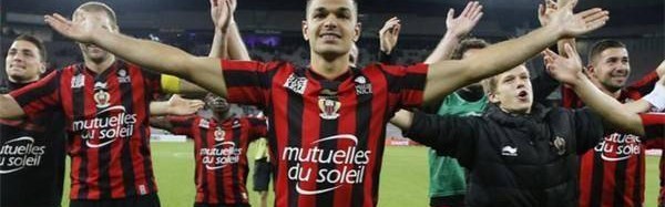  斯特拉斯堡vs尼斯爆发大规模冲突，多人染红被罚下  