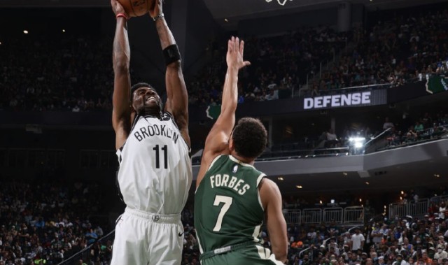  梅斯德比战万人空巷激情四射  