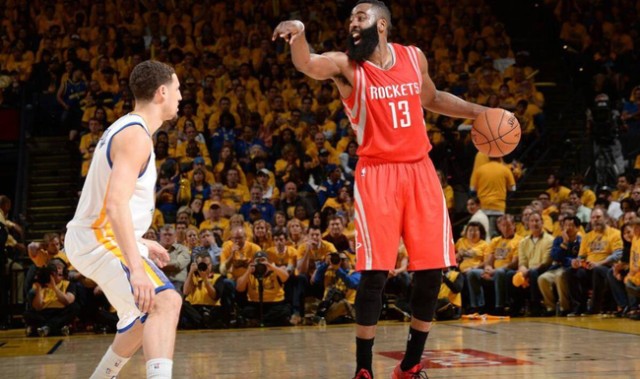  勇士绝杀雷霆终结对手七连胜势头  