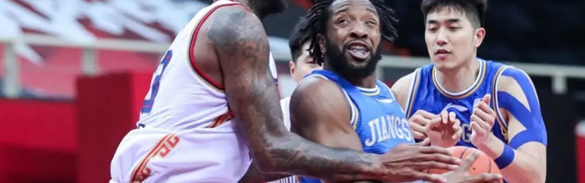  坎宁安33分活塞加时胜步行者  