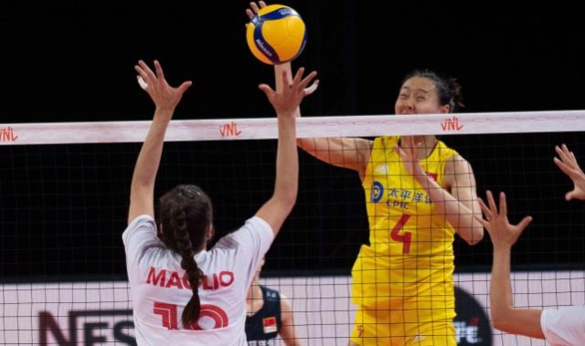  曼城女足创历史，首夺英超联赛冠军  