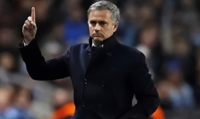  罗马德比战平，穆里尼奥赛后炮轰判罚  