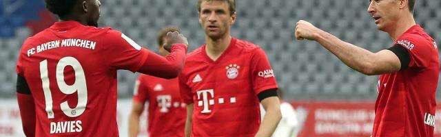 莱万替补双响炮领跑德甲射手榜之争  