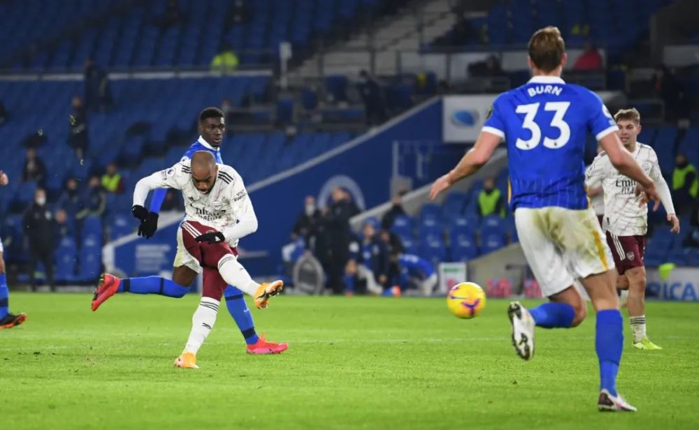  阿森纳萨卡连场传射显核心  